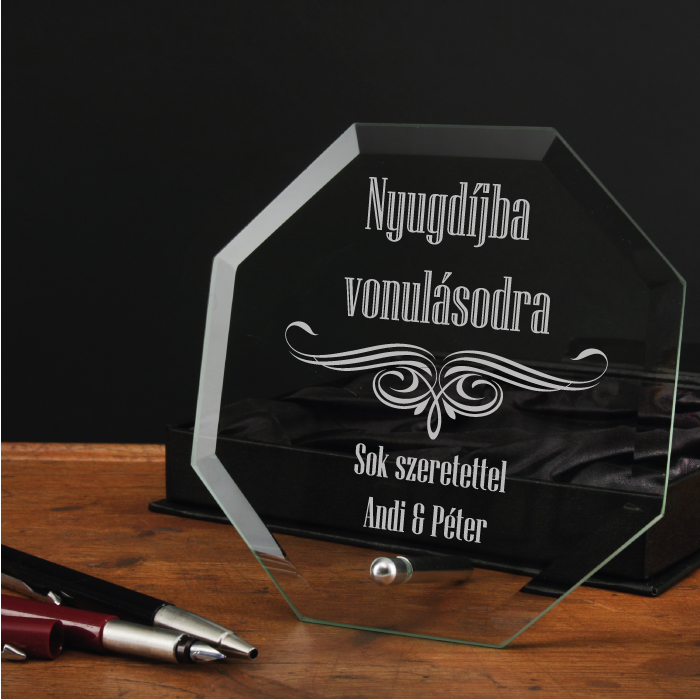csiszolt-uveglap-nyugdijba-vonulasra-diszdobozban Nyugdíjba vonulasra gravírozott üveglap - Image 1