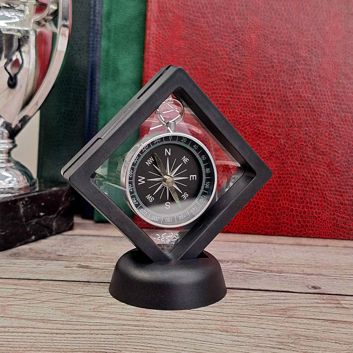 emlek-iranytu-gravirozva-bucsuztatora-ballagasra-diplomaosztora Emlék iránytű gravírozva búcsúztatóra, ballagásra, diplomaosztóra - Image 1